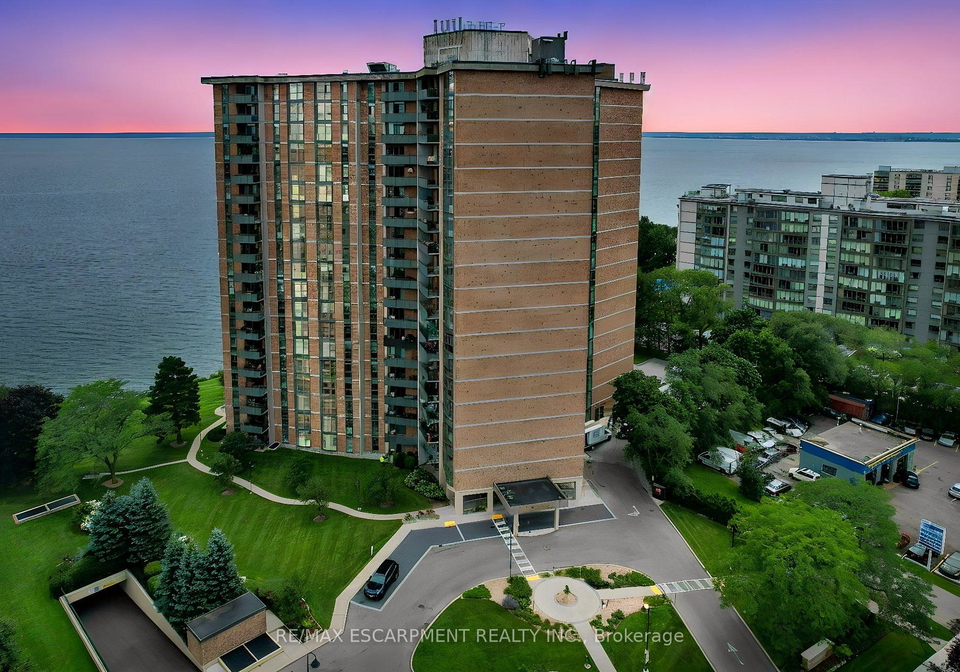 5250-lakeshore-road-burlington-ontario-w13696644