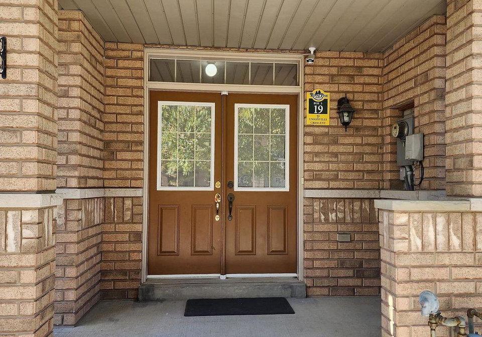 94-unionville-crescent-brampton-ontario-w13696674