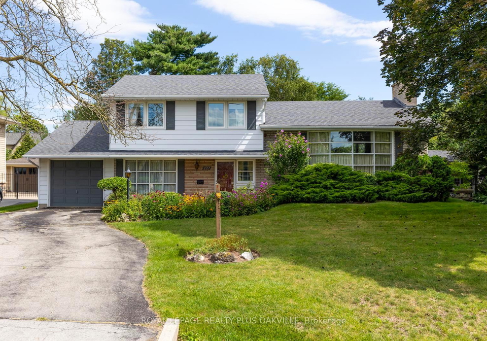 227-sandwell-drive-oakville-ontario-w13696706