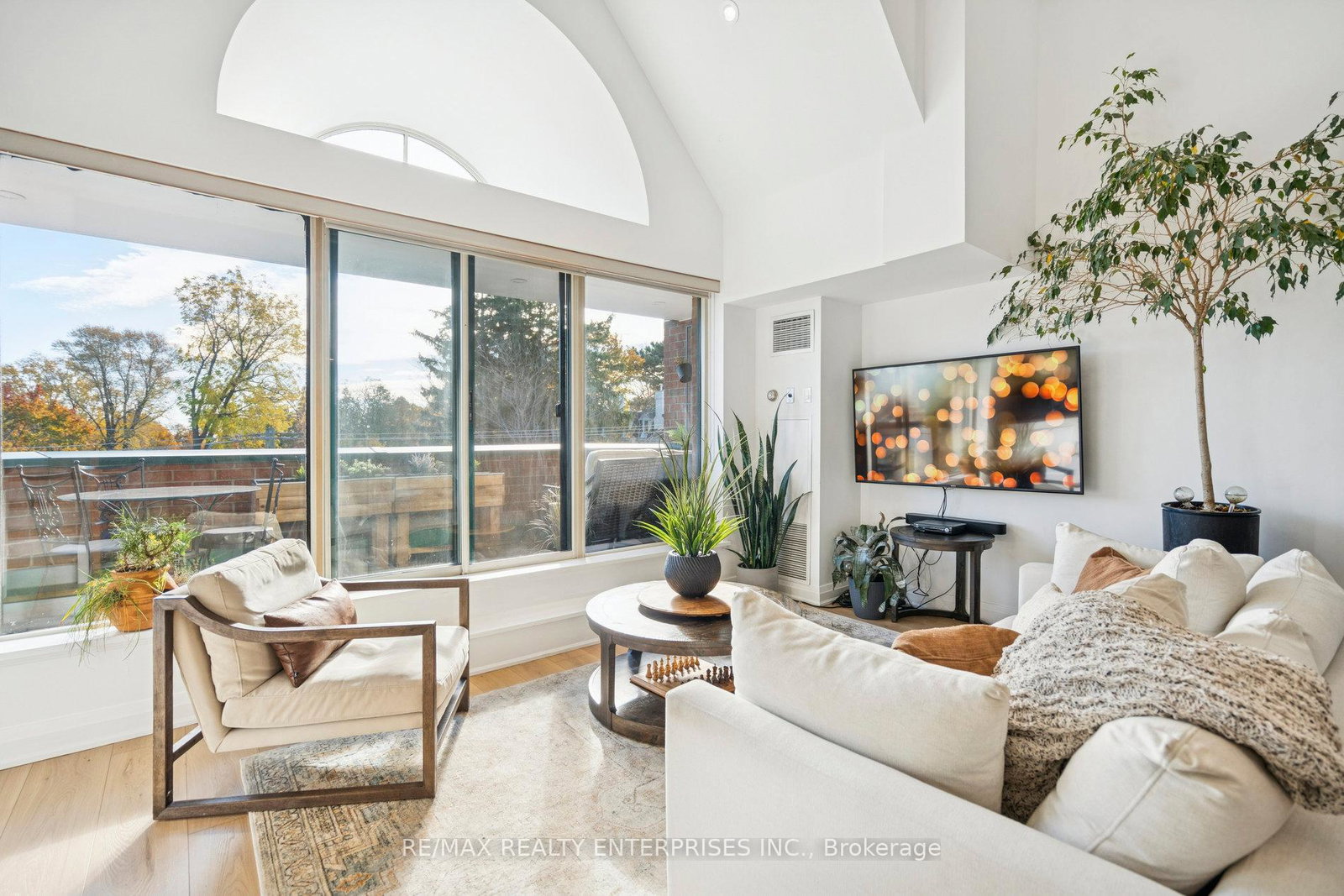 185-robinson-street-oakville-ontario-w13696736