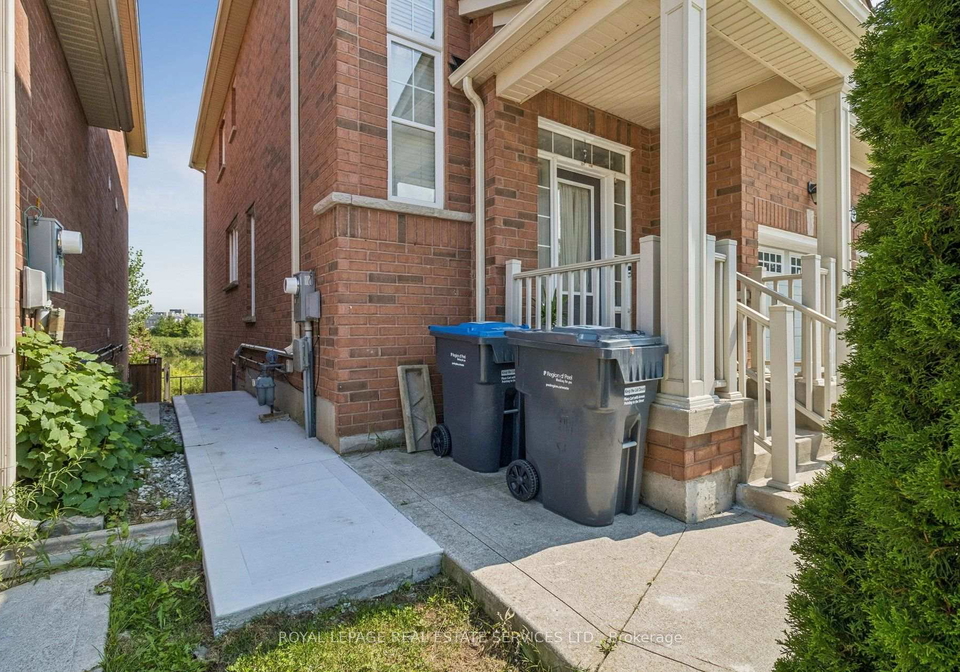 12-locomotive-crescent-brampton-ontario-w13696774