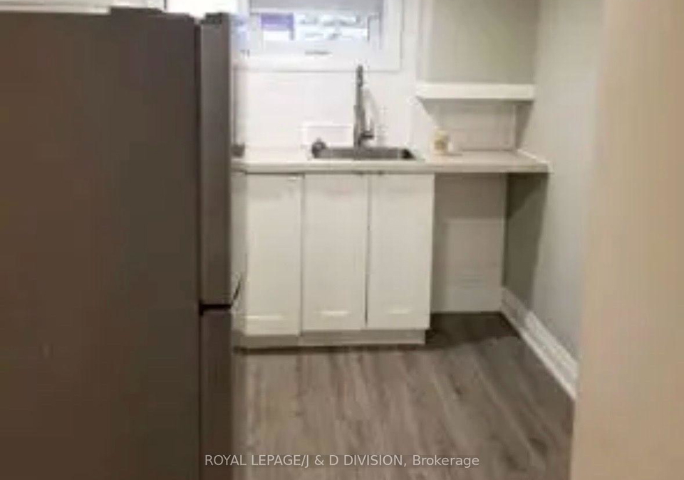 183-belgravia-avenue-toronto-north-york-ontario-w13696784