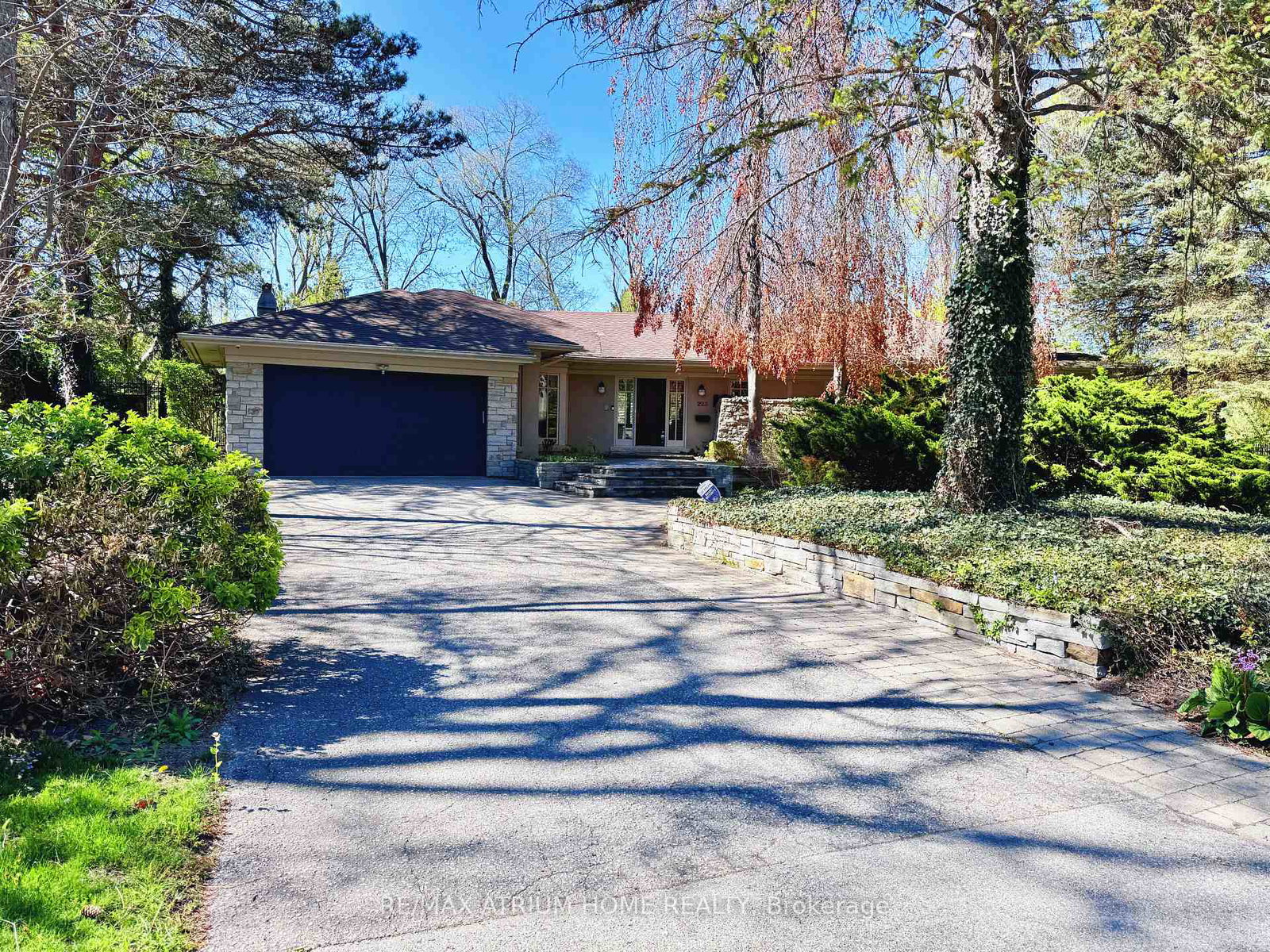 223-trelawn-avenue-oakville-ontario-w13696852