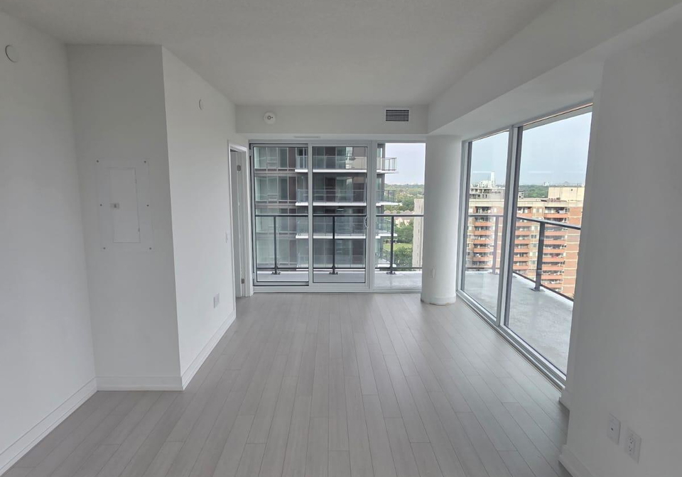 4010-eglinton-avenue-w-toronto-etobicoke-ontario-w13697154
