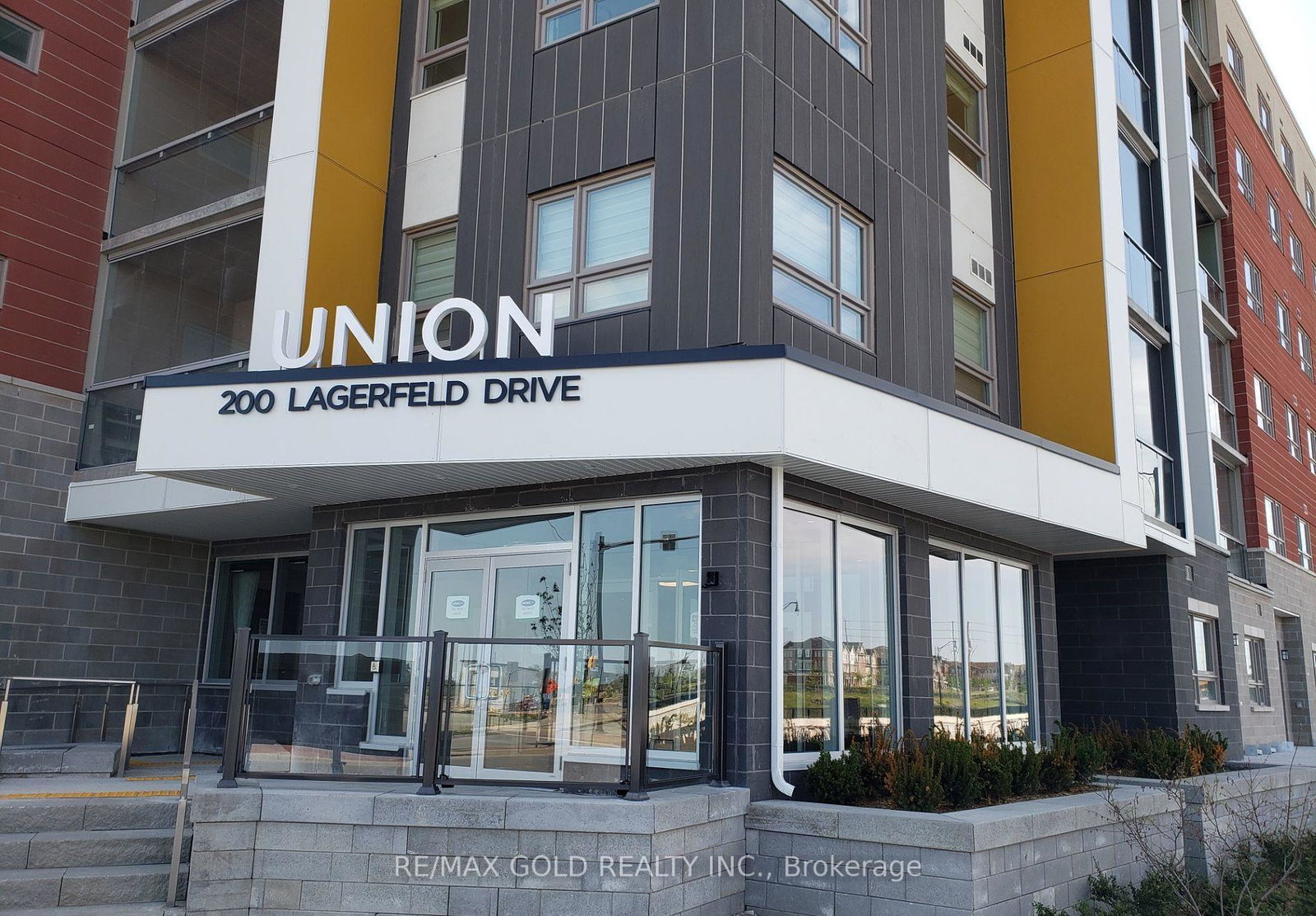 200-lagerfeld-drive-e-brampton-ontario-w13697192
