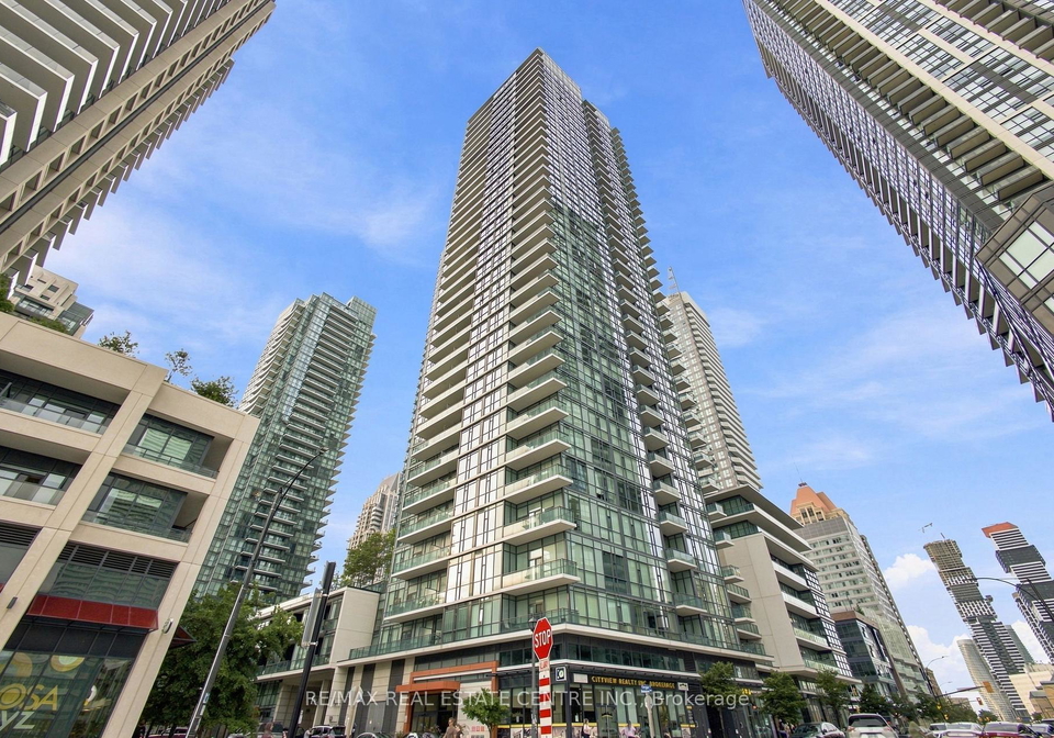 4065-brickstone-mews-mississauga-ontario-w13697476
