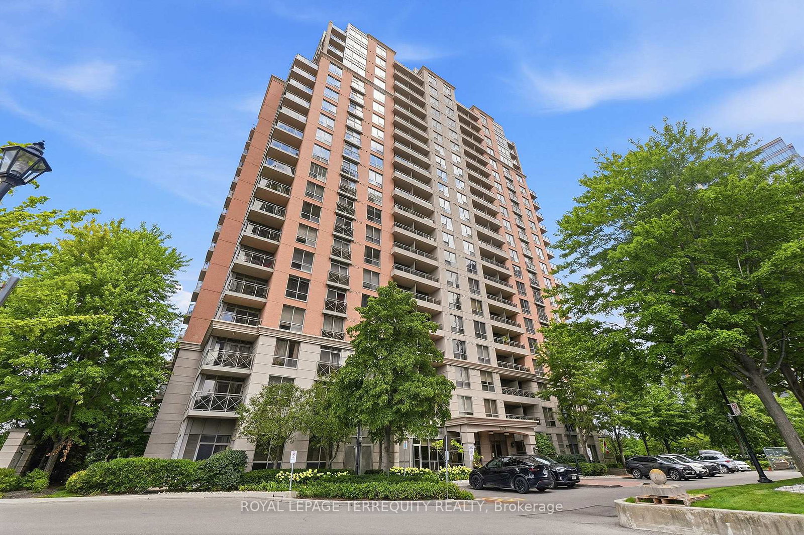5229-dundas-street-w-toronto-etobicoke-ontario-w13697478
