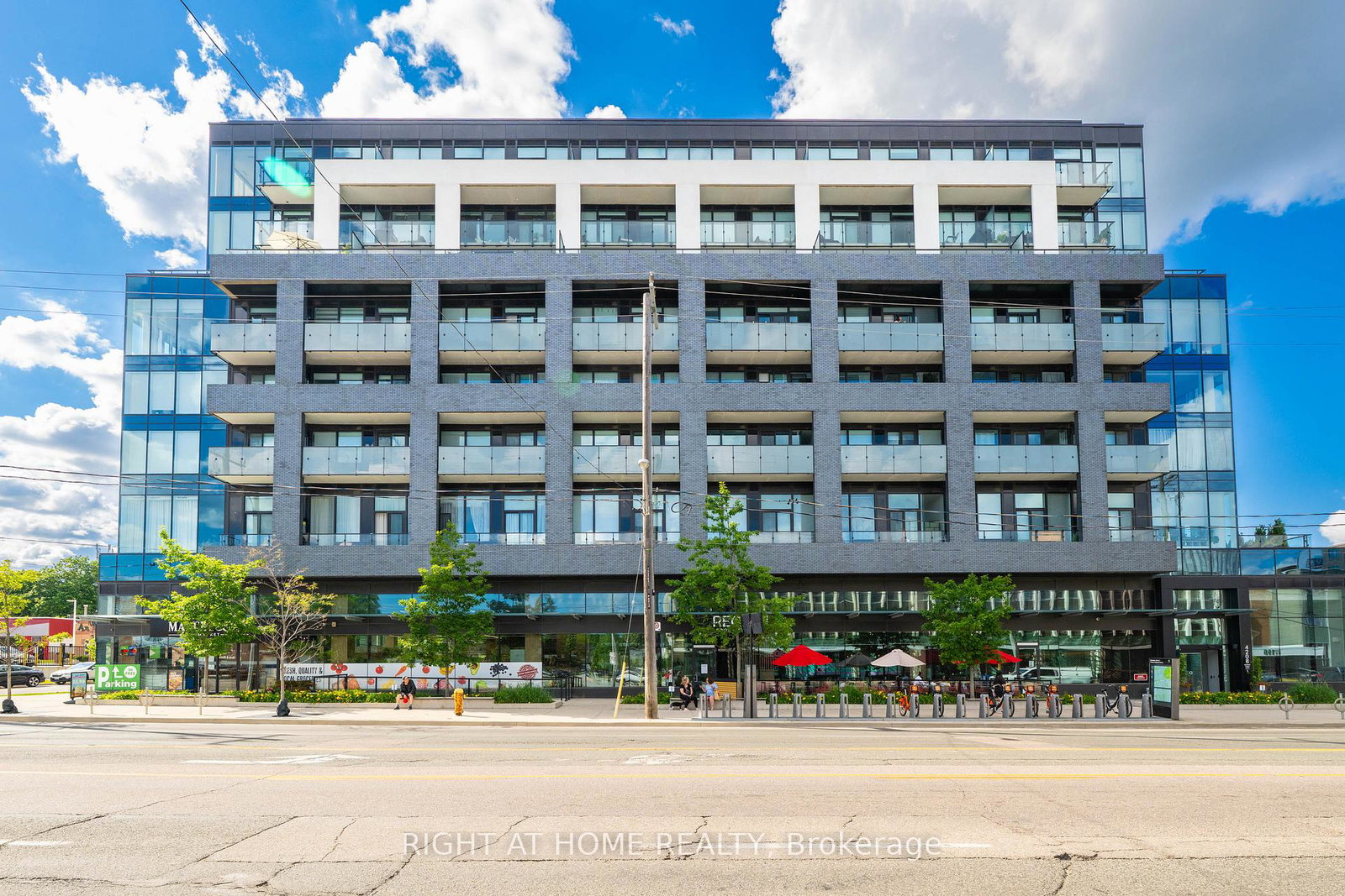 4208-dundas-street-w-toronto-etobicoke-ontario-w13697806