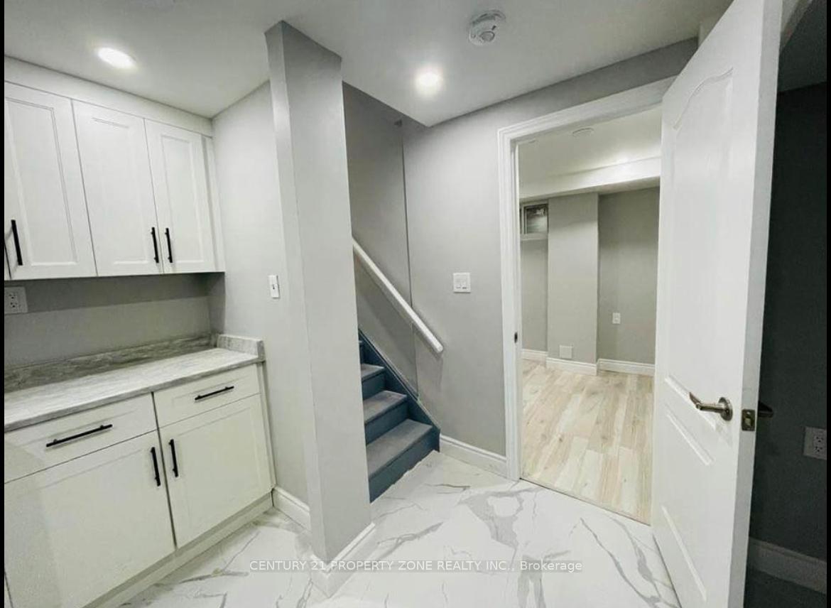 36-winterfold-bsmt-drive-brampton-ontario-w13697936
