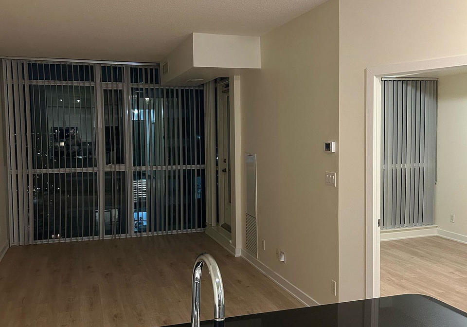 4065-brickstone-mews-mississauga-ontario-w13697958