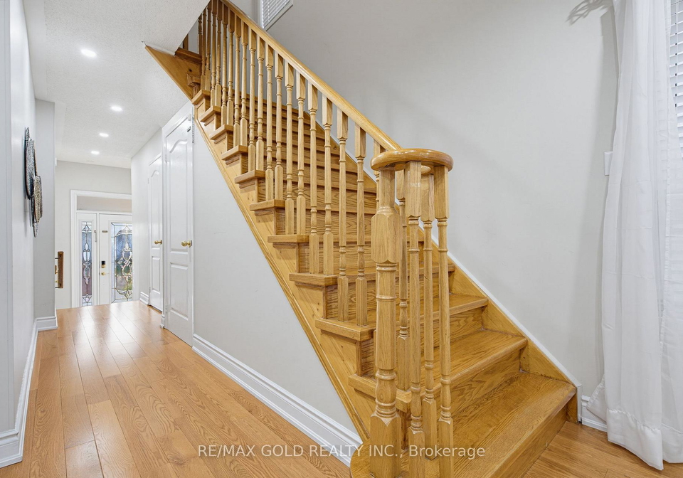 46-sand-cherry-crescent-brampton-ontario-w13698034