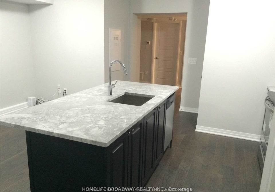 16william-duncan-road-toronto-york-ontario-w13698038