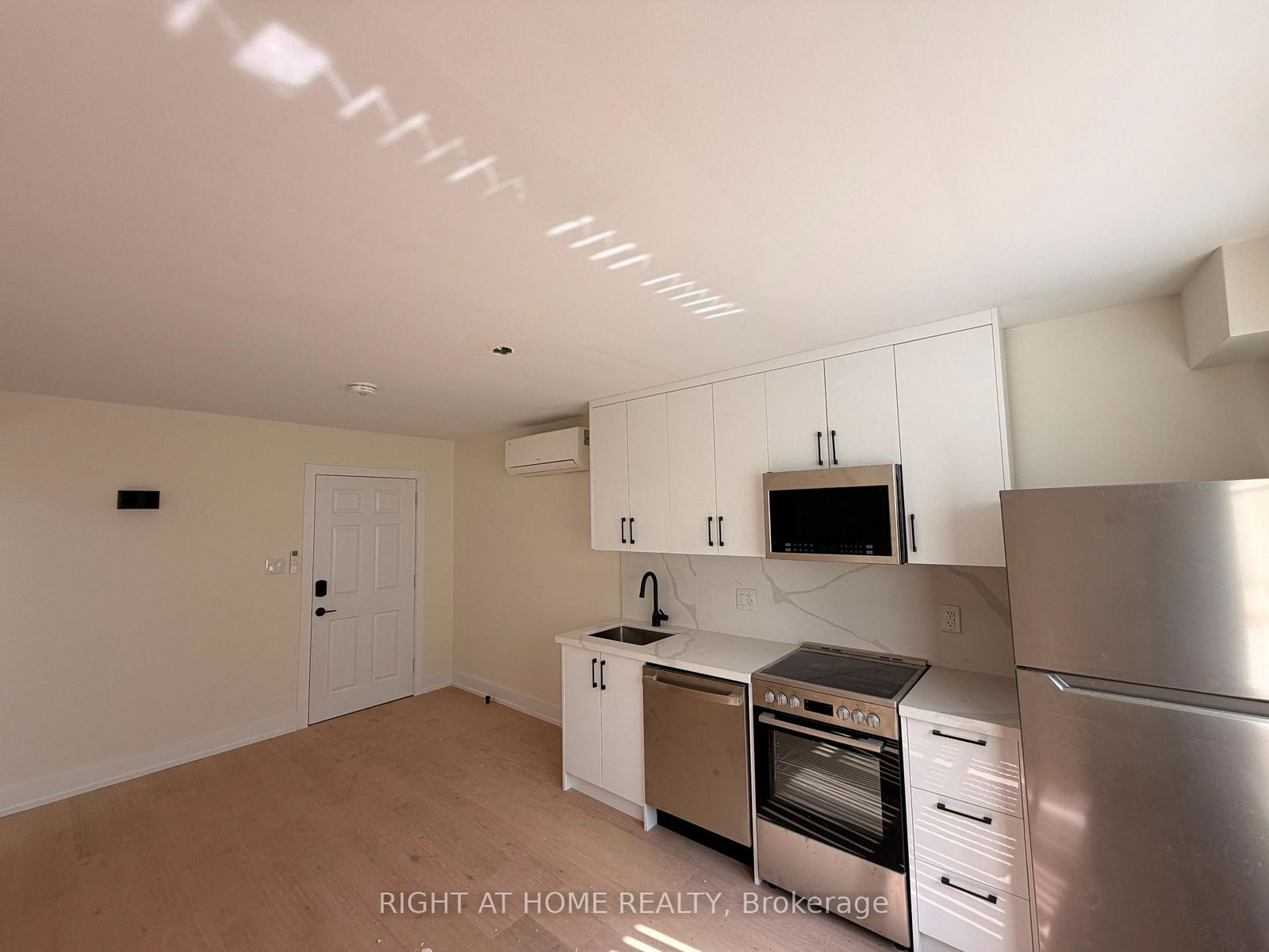3384-lake-shore-boulevard-w-toronto-etobicoke-ontario-w13698176