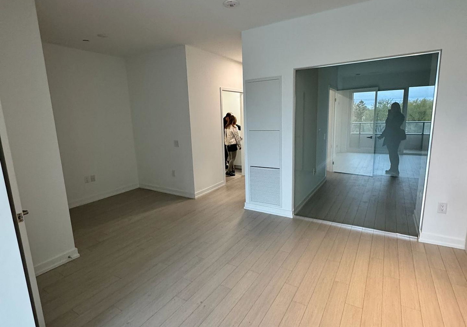 4010-eglinton-avenue-toronto-etobicoke-ontario-w13698356