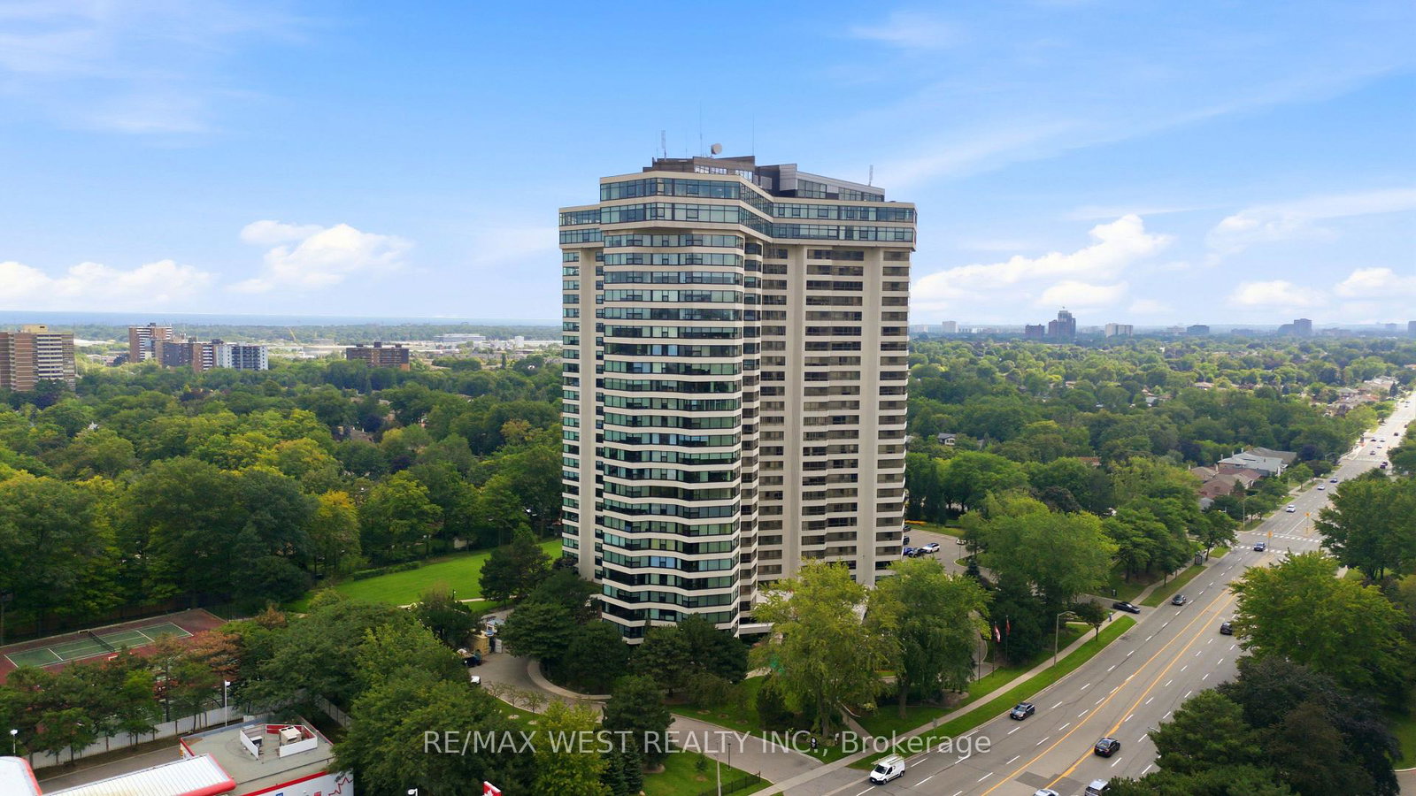 1300-bloor-street-mississauga-ontario-w13698366