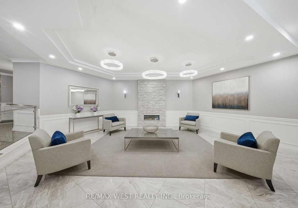 1300-bloor-street-mississauga-ontario-w13698366