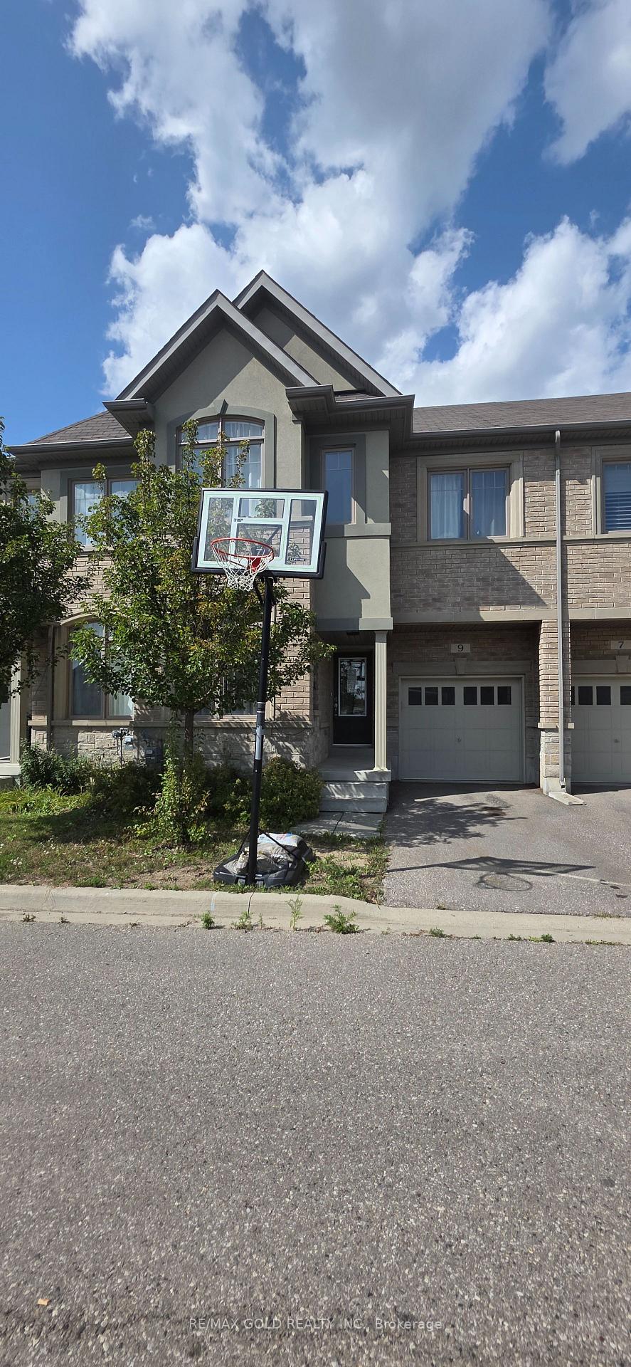 9-oliana-way-brampton-ontario-w13698382