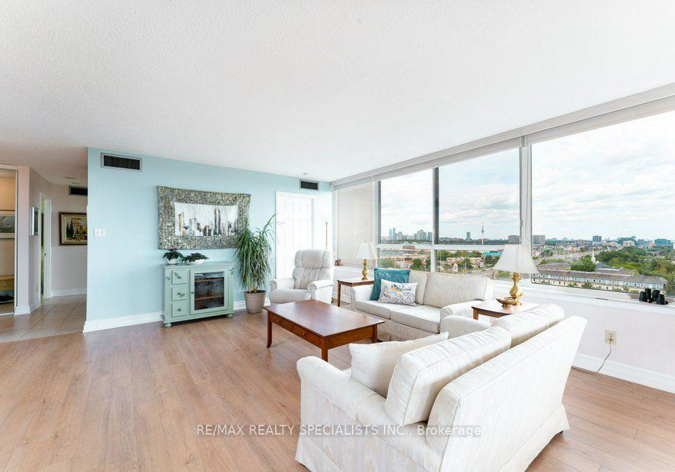 880-dundas-street-w-mississauga-ontario-w13698600