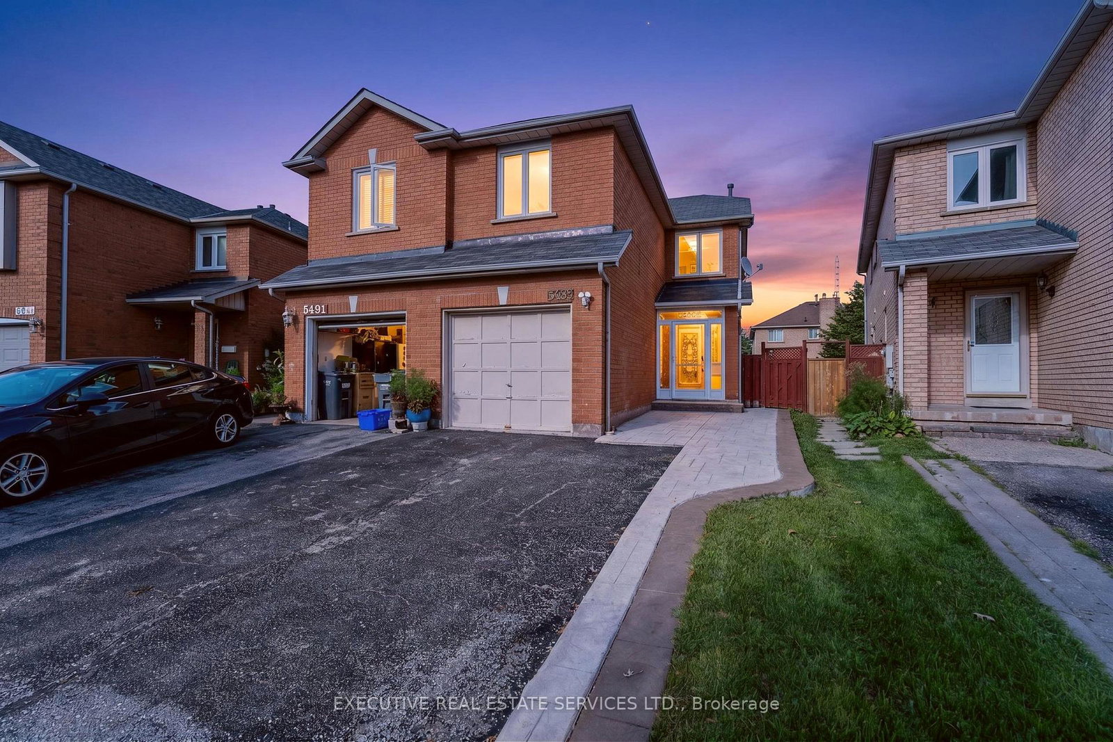 5489-cosmic-crescent-mississauga-ontario-w13698858