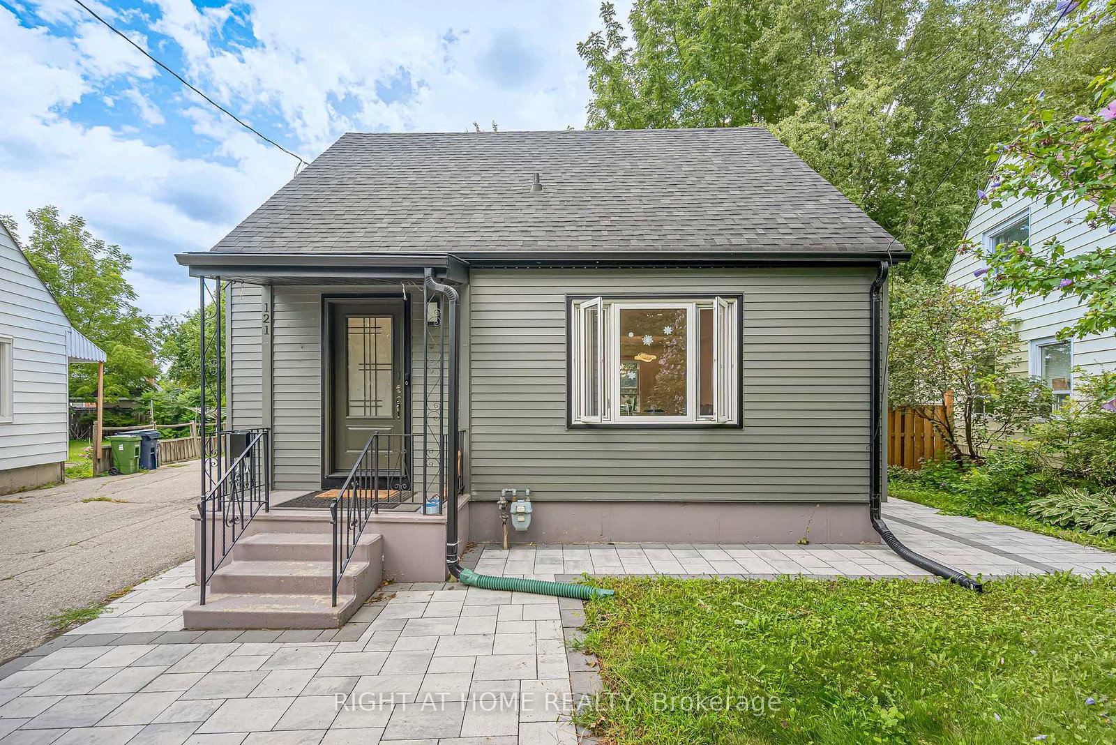 121-hearst-circle-toronto-north-york-ontario-w13698888