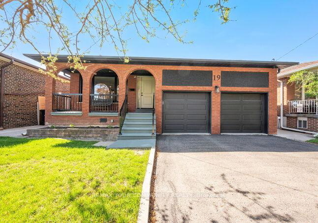 19-hamer-boulevard-toronto-etobicoke-ontario-w13699230