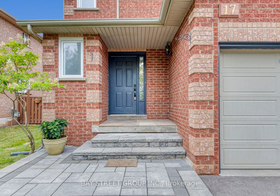 17-inverhuron-trail-oakville-ontario-w13699692