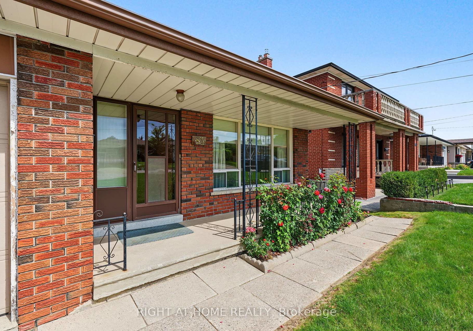 84-raven-road-toronto-north-york-ontario-w13699802