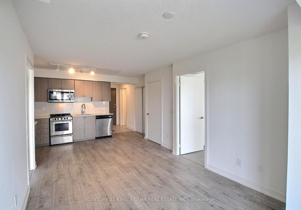 10-wilby-crescent-toronto-north-york-ontario-w13699954