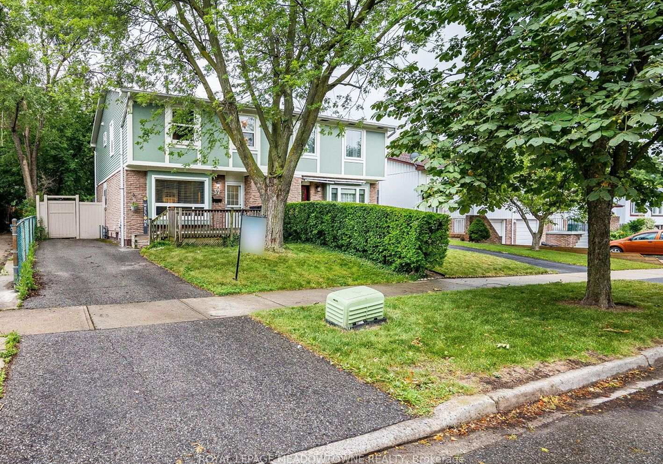 37-salisbury-circle-brampton-ontario-w13700132