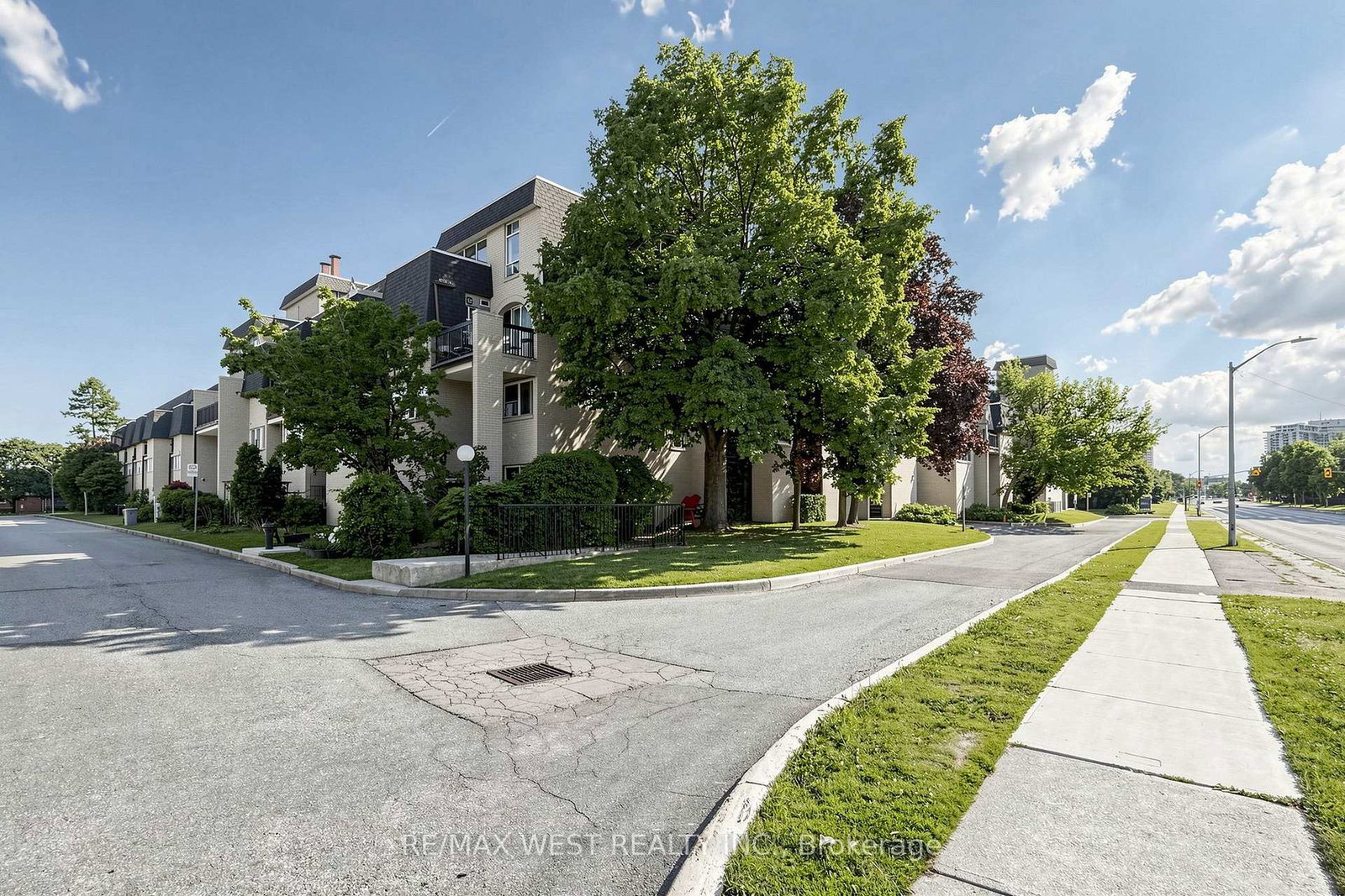 1624-bloor-street-mississauga-ontario-w13700198