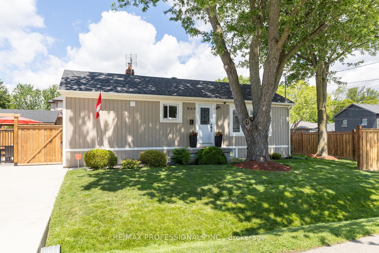 869-first-street-mississauga-ontario-w13700202