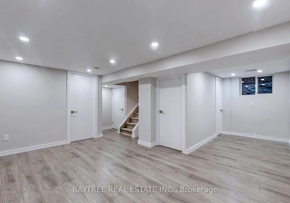 5644-shillington-drive-mississauga-ontario-w13700426