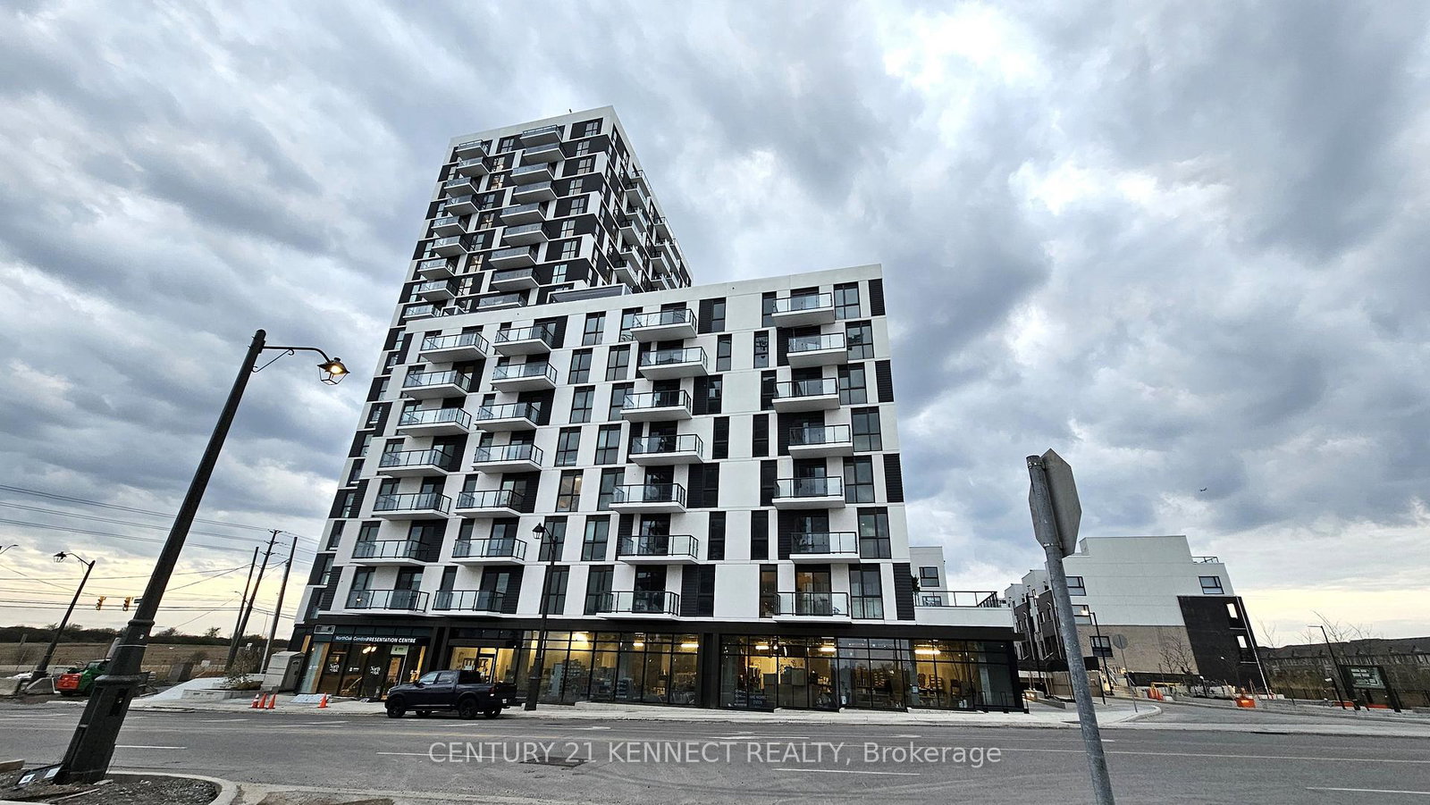 335-wheat-boom-drive-oakville-ontario-w13700520