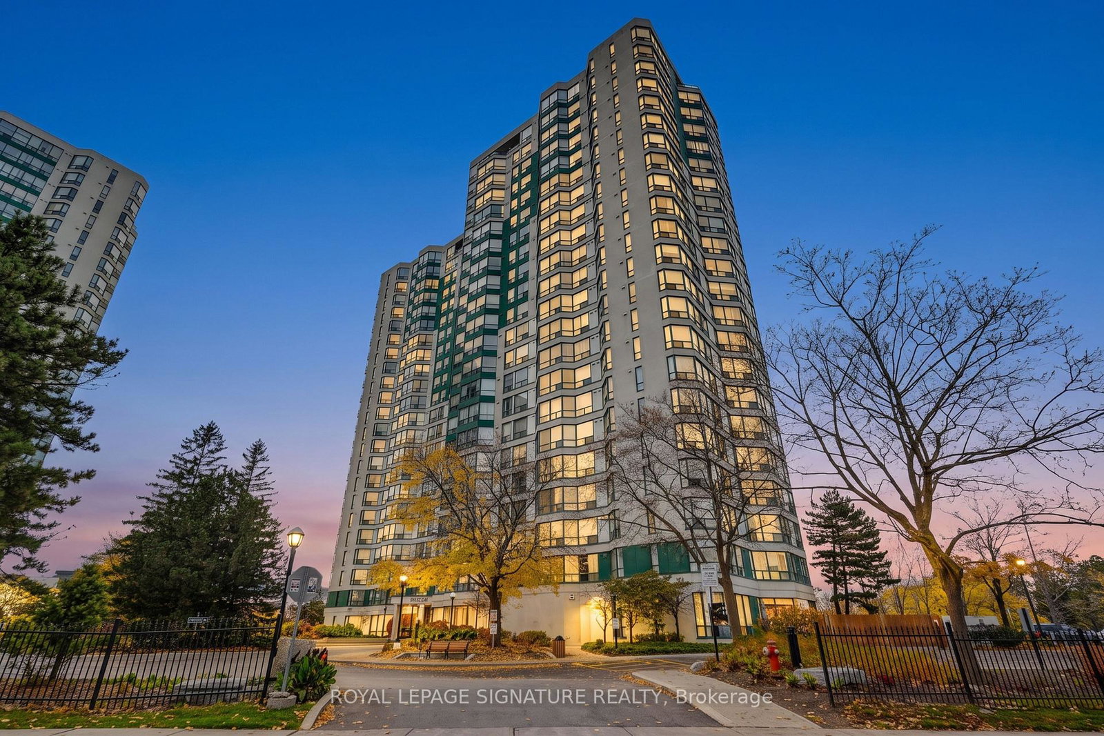 4470-tucana-court-mississauga-ontario-w13700584