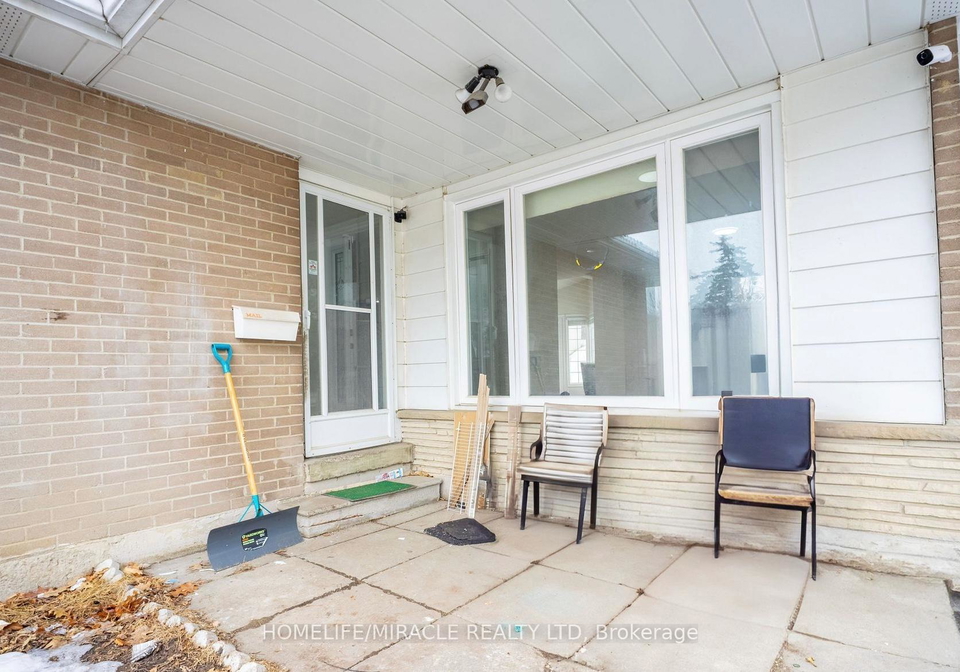 60-centre-street-brampton-ontario-w13700592