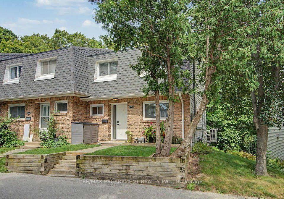 2050-upper-middle-road-burlington-ontario-w13700800