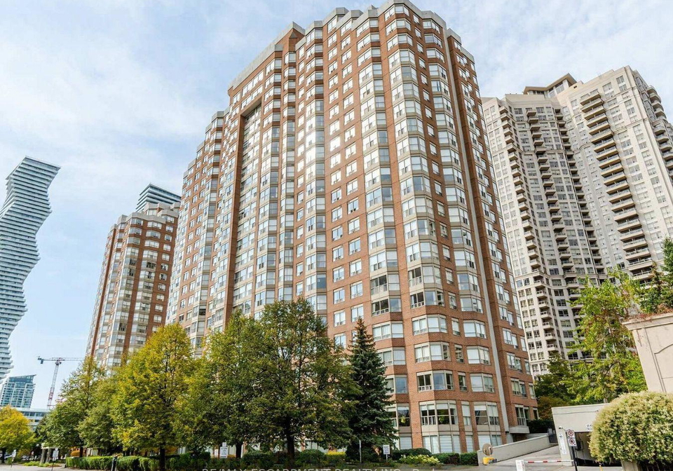 325-webb-drive-mississauga-ontario-w13700832