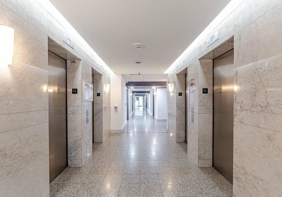 325-webb-drive-mississauga-ontario-w13700832