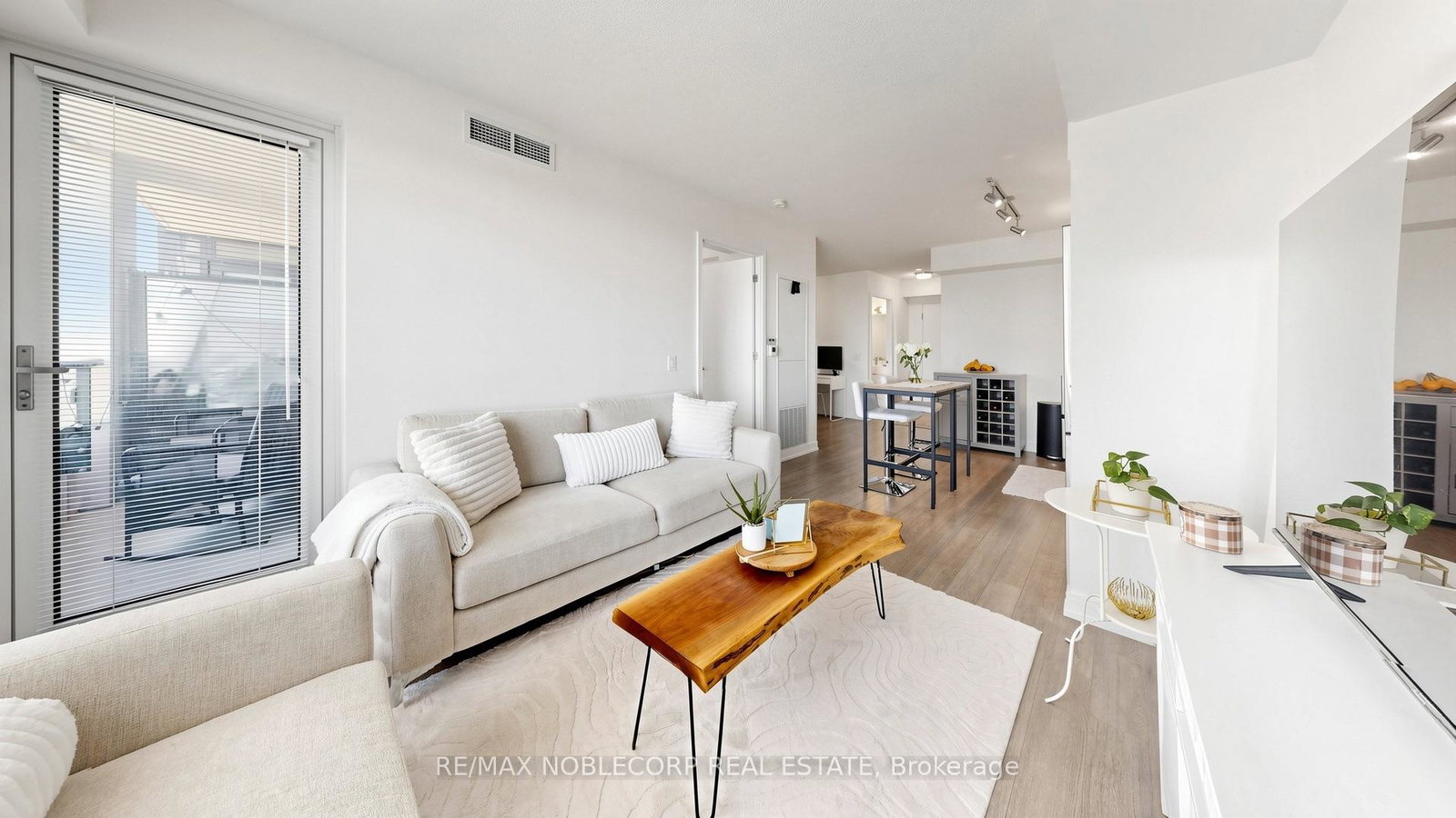 20-thomas-riley-road-toronto-etobicoke-ontario-w13700874
