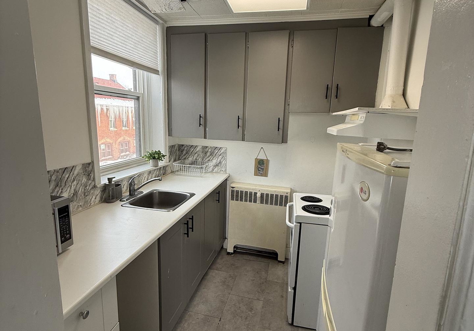 5queen-street-east-brampton-ontario-w13700904