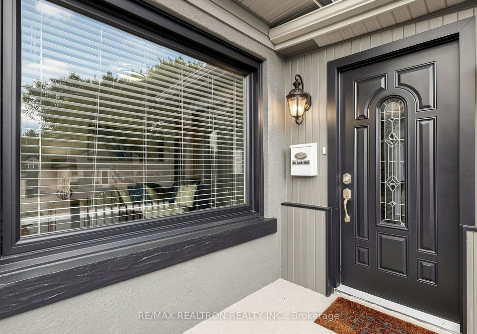 8-villa-road-toronto-etobicoke-ontario-w13700970
