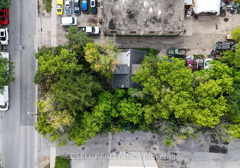 100-cartwright-avenue-toronto-north-york-ontario-w13701046