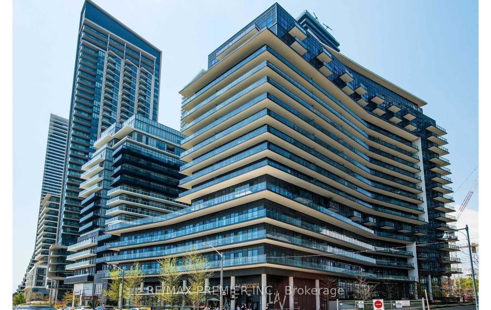 39-annie-craig-drive-toronto-etobicoke-ontario-w13701328