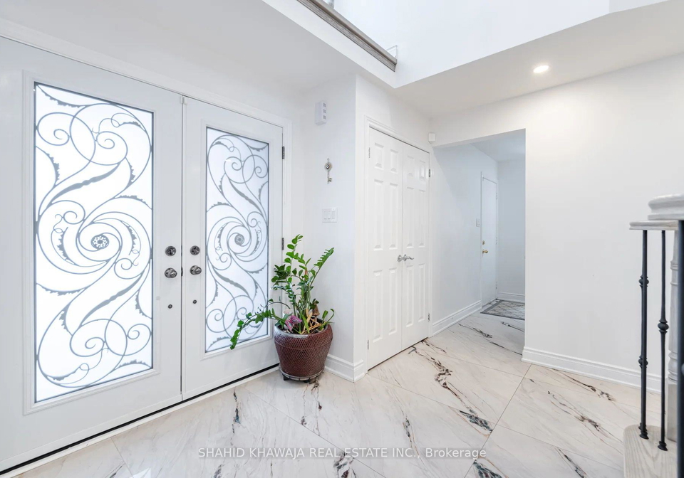 6150-bankhead-court-mississauga-ontario-w13701352