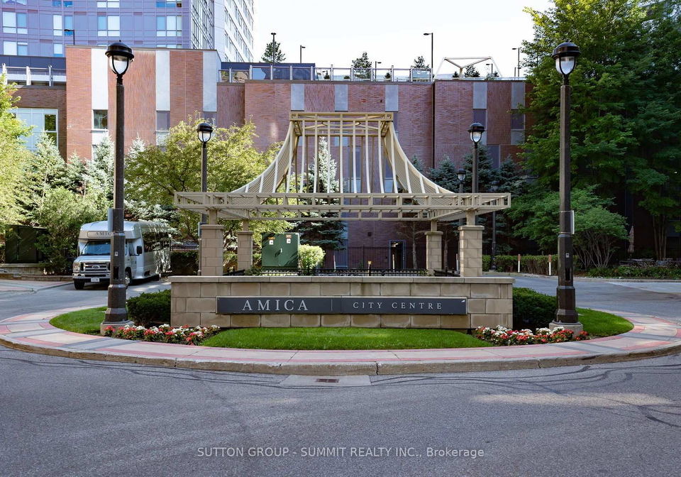 350-princess-royal-drive-mississauga-ontario-w13701386