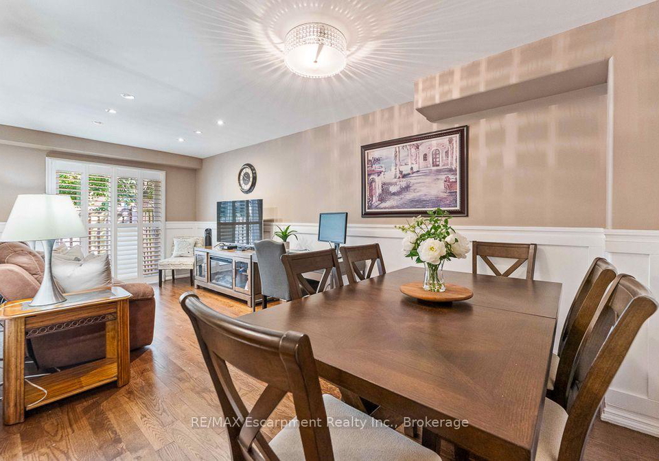 1500-reeves-gate-oakville-ontario-w13701502