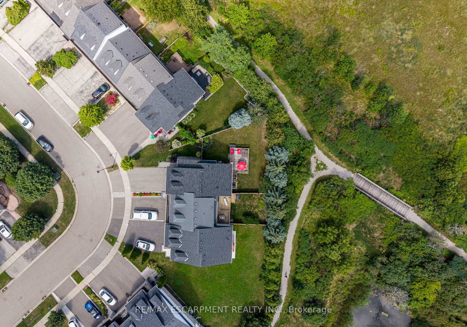 2125-white-dove-circle-oakville-ontario-w13701538