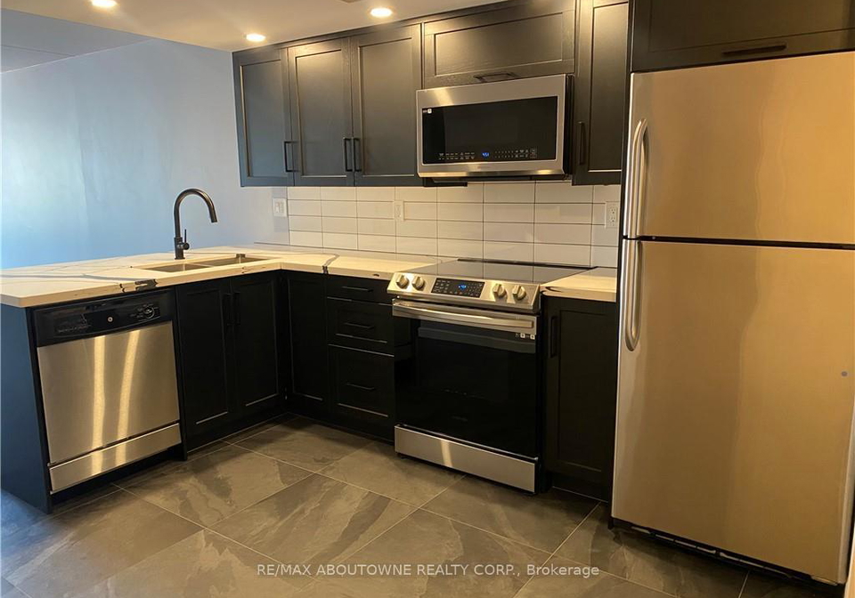 100-bronte-road-oakville-ontario-w13701828
