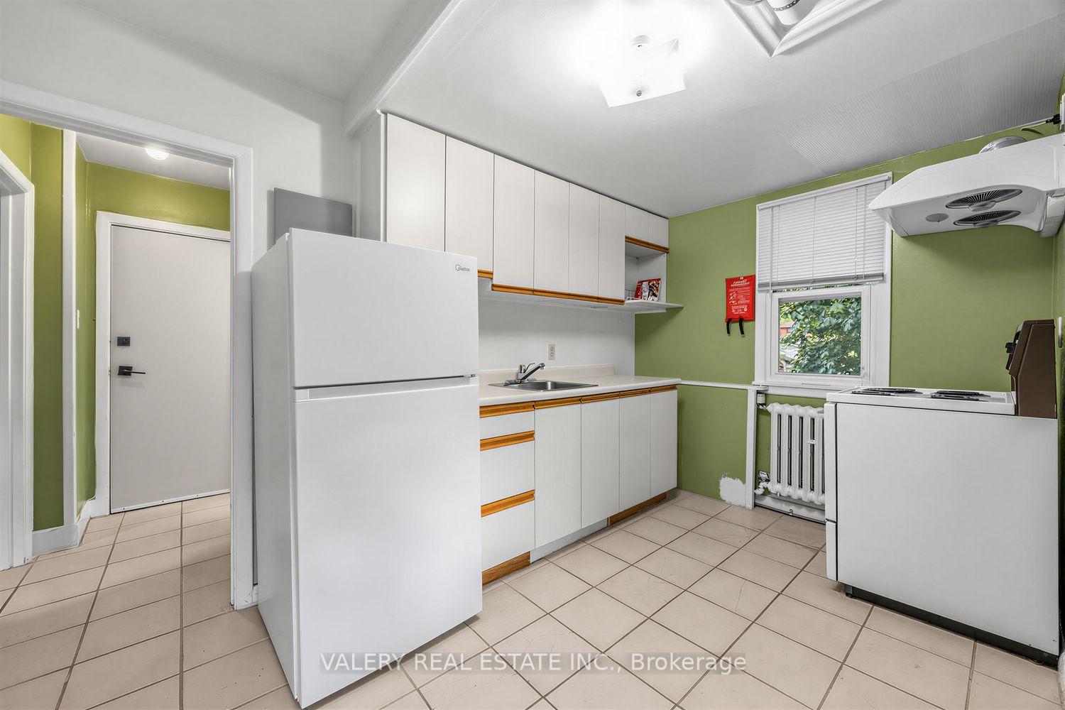8-thirty-third-street-toronto-etobicoke-ontario-w13701922