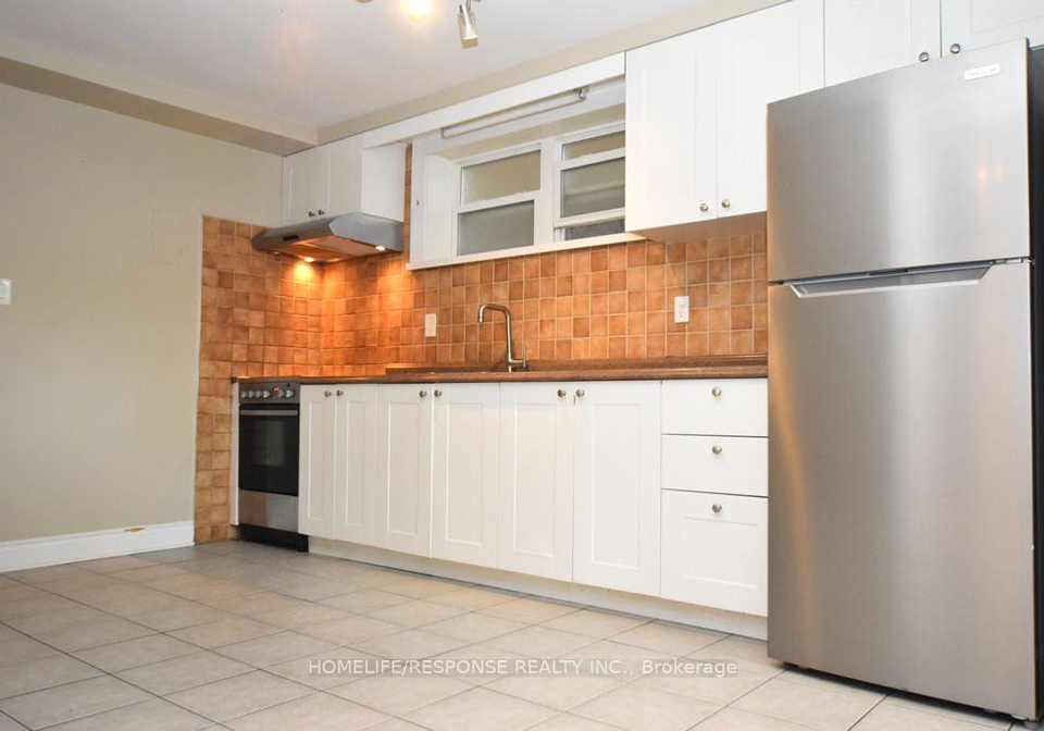 42-emerald-crescent-toronto-etobicoke-ontario-w13701996